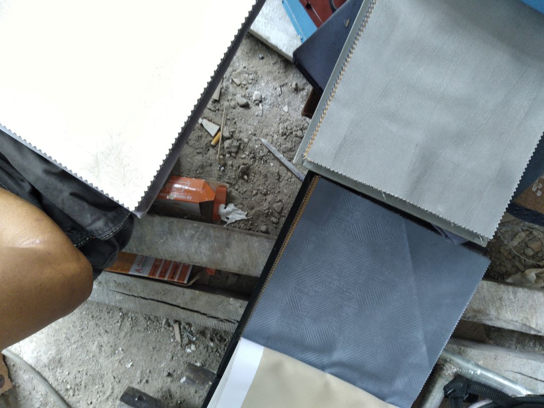 ba bức cuối thì không có liên quan hì cả nha mọi người
nhưng hai bức đầu mọi người để ý số trang nhé
chúng bị lẫn lộn, lộn thôi thì cũng không sao nhưng nó lại mất của tớ đi một phần nội dung nên tớ thực khá khó chụi 
số điện thoại của tớ là ***
nếu bên shop giải quyết giúp tớ, tớ sẽ sửa lại đánh giá này 
cám ơn bạn