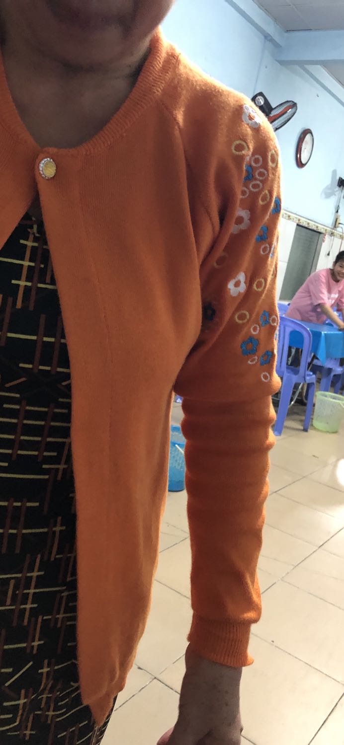 Áo mặc mát, thoải mái, màu sắc đẹp