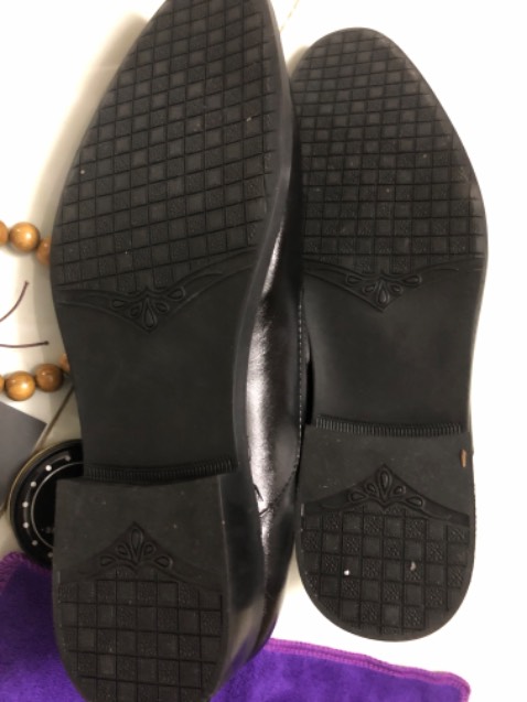 Mẫu mã đẹp, chắc chắn, êm chân, đúng size luôn