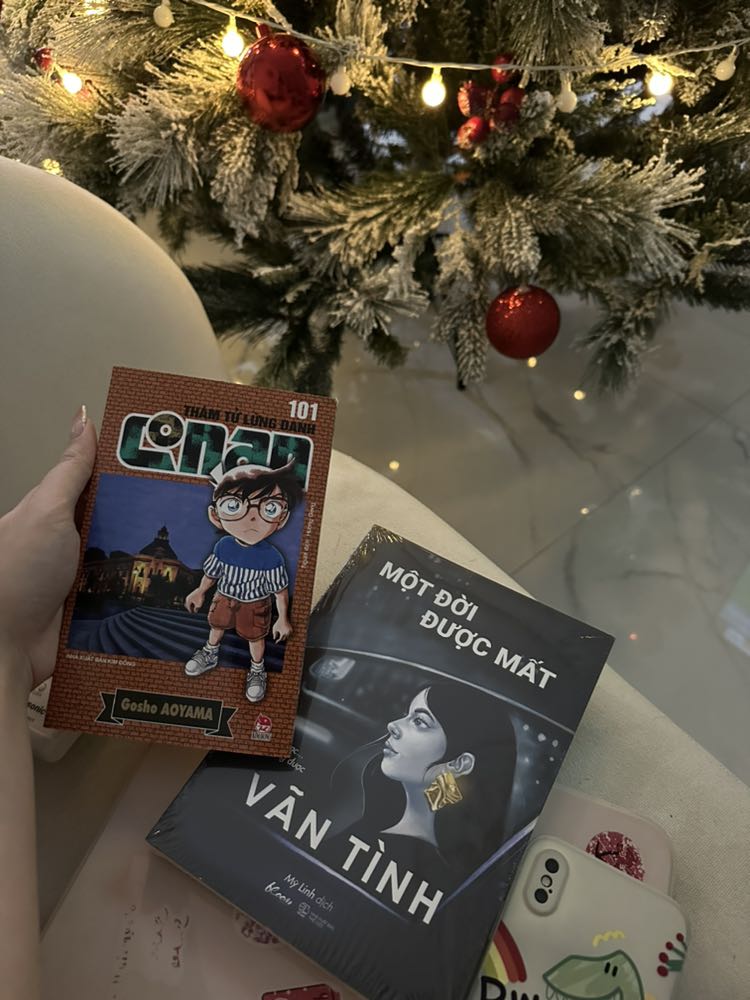 Mình chọn tikinow nên giao nhanh 2h là nhận đc, sản phẩm đẹp, giao hoả tốc nhưng tiki vẫn bọc kỹ, mình chưa đọc nội dung nên chưa biết