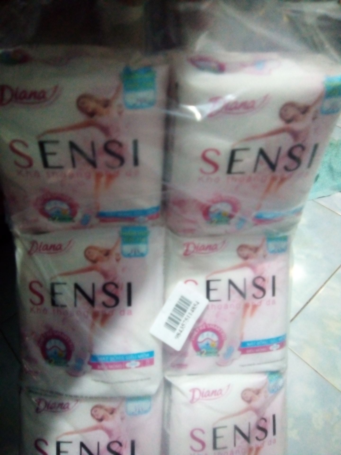 da nhan duoc hang.chua dung nan chua biet.ma sao khong thay so mieng tren bao bi .khong biet mot goi may mieng