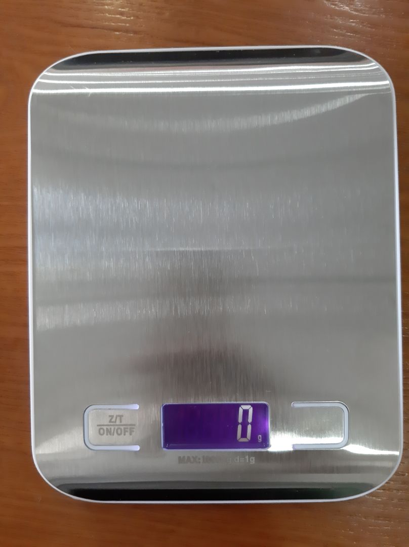 cân khá tiện dụng, thể hiện từ 1gam đến 10.000gam. khá tiện dụng cho nhà bếp. Tính quay clip review mà tiki chưa có chức năng thêm clip, nên đành đánh giá bằng hình ảnh. cân khá tiện dụng, thể hiện từ 1gam đến 10.000gam. khá tiện dụng cho nhà bếp. Tính quay clip review mà tiki chưa có chức năng thêm clip, nên đành đánh giá bằng hình ảnh.