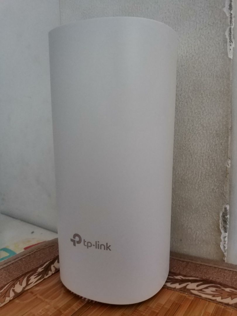 Sản phẩm tốt. MESH mượt mà. Router ổn định. Router chính thì hơi nóng do phải quay PPPOE và làm node chính nên đảm nhiệm hơi nhiều việc. Dự định sẽ mua thêm bộ M4 để phủ hết nhà mình. Hiện tại thì vẫn gặp vấn đề việc coi truyền hình internet của FPT - Đang trong quá trình khắc phục. Tầm phủ sóng của 1 node tương đương với 1 con router 3 râu luôn, nên nhìn gọn gàng hơn loại router có râu :) Thích thiết kế antena chìm như này nhưng vẫn đạt đủ hiệu suất phủ sóng.