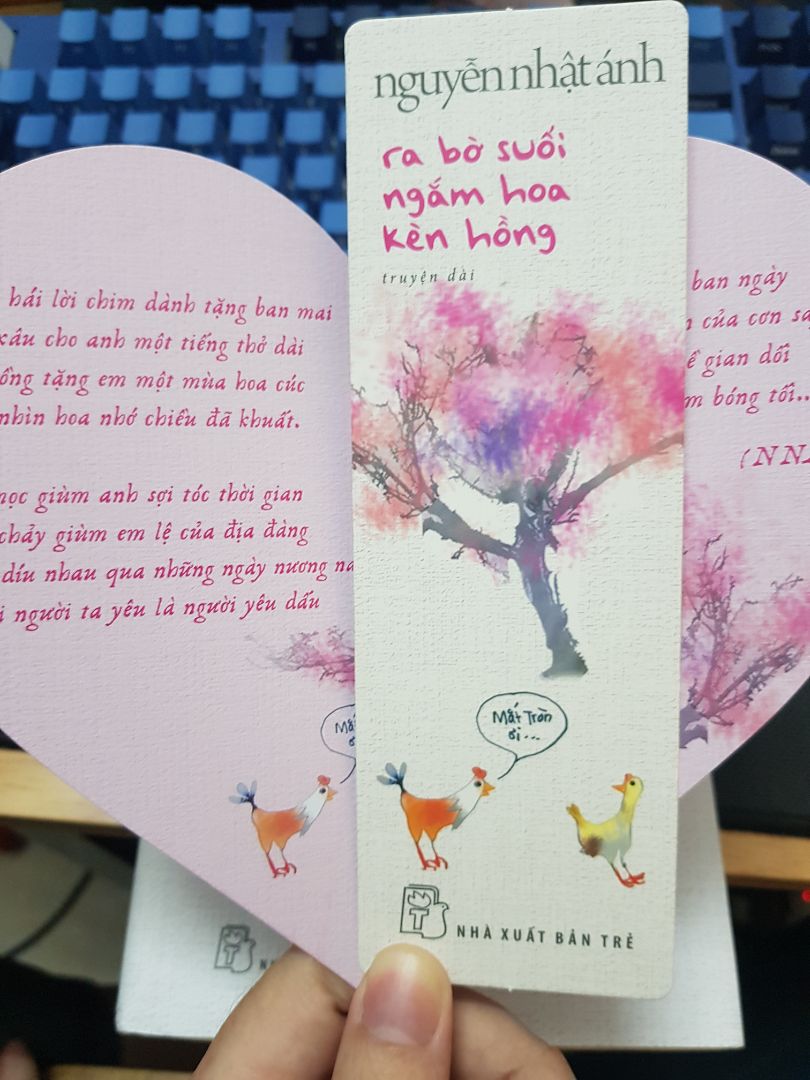 Sách bìa cứng đẹp, giao hàng chậm, được tặng thêm quyển "Út Quyên và tôi" dạng pocket. Nội dung phù hợp lứa tuổi mới lớn, không quá hay nhưng nếu bạn yêu thích NNA thì cũng nên sưu tầm.