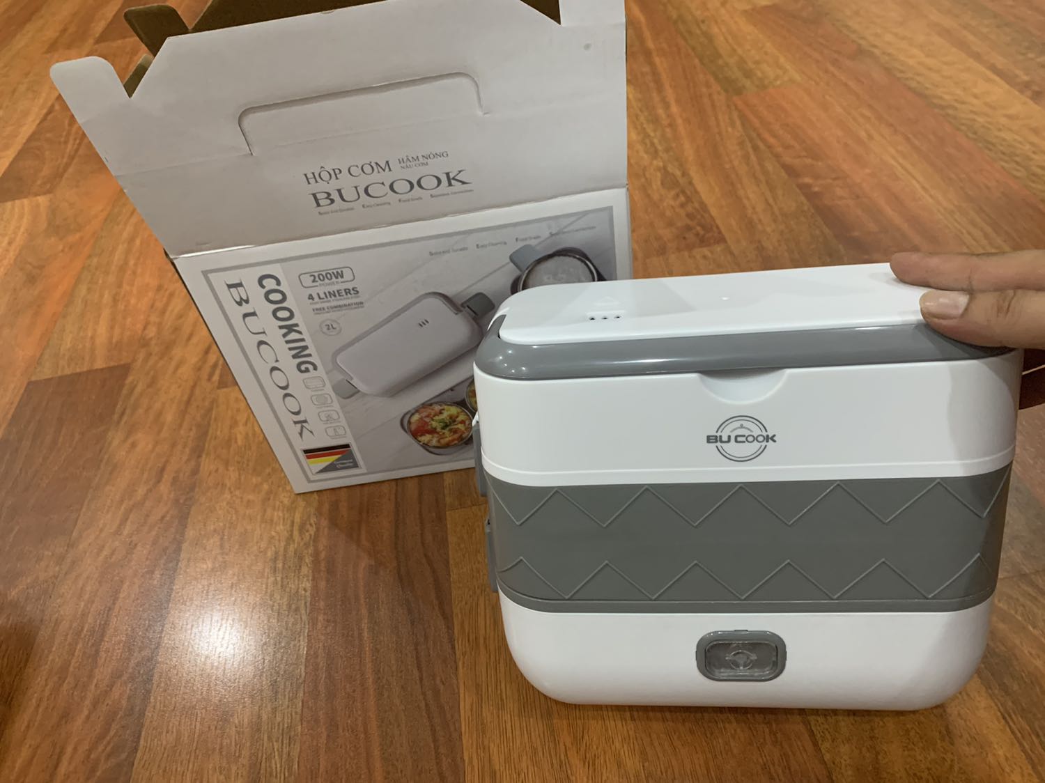 Hộp cơm rất chắc chắn chuẩn hãng BUCOOK cám ơn shop.