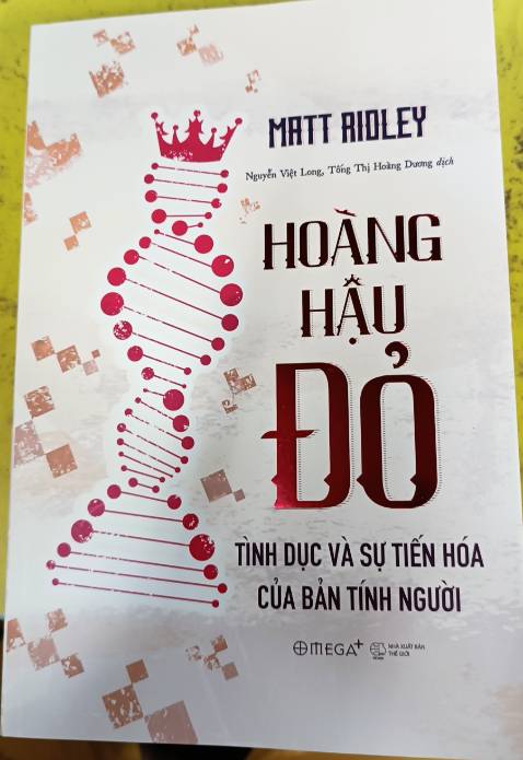 Mình là người có đạo vì vậy khi đọc vào phần giới thiệu tác giả đã nói thẳng "những người tin vào Đấng sáng tạo thì tác giả đành trân trọng giã biệt" thì mình đã thấy sai lầm khi mua quyển này rồi, nếu mình đọc được câu này thì mình đã không mua. Tác giả nói những thứ như mắt, dạ dày... là "tạo tác" mà lại cho rằng không có Đấng sáng tạo ra những thứ đó thì thật là phi lý!