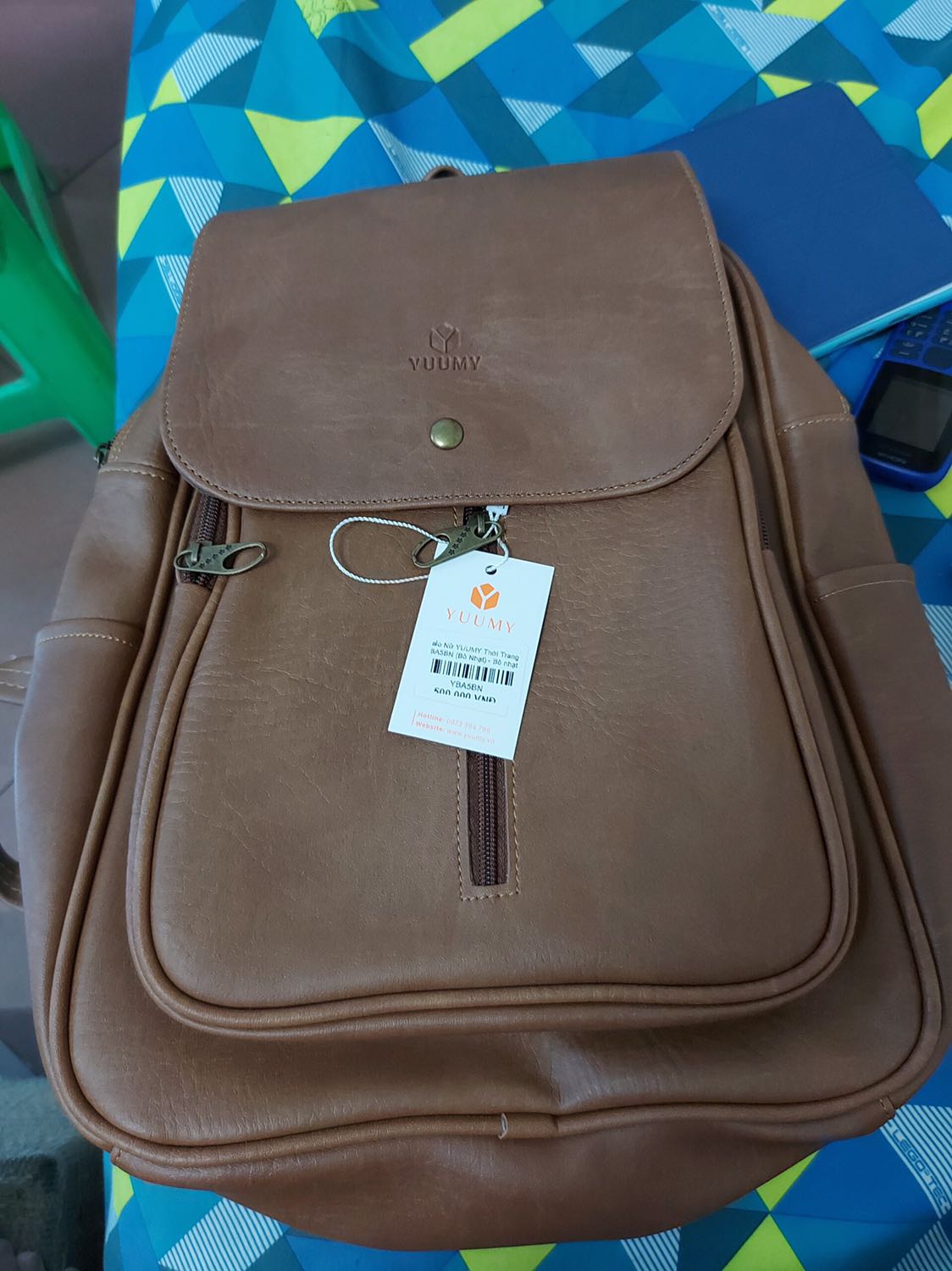 Mình đặt sl 3 đơn ghi 3 thanh toán tiền xong khi mở gói hàng mới biết shop giao chỉ có 1 cái, nhắn nhờ shop kiểm tra nhưng mình vẫn chưa nhận được câu trả lời,bạn mình đã gọi nhờ tiki hỗ trợ, vì mình nhắn mà shop không rep nên mình quyết định không chờ nữa mình đánh giá luôn, mong shop giải quyết sớm giúp mình