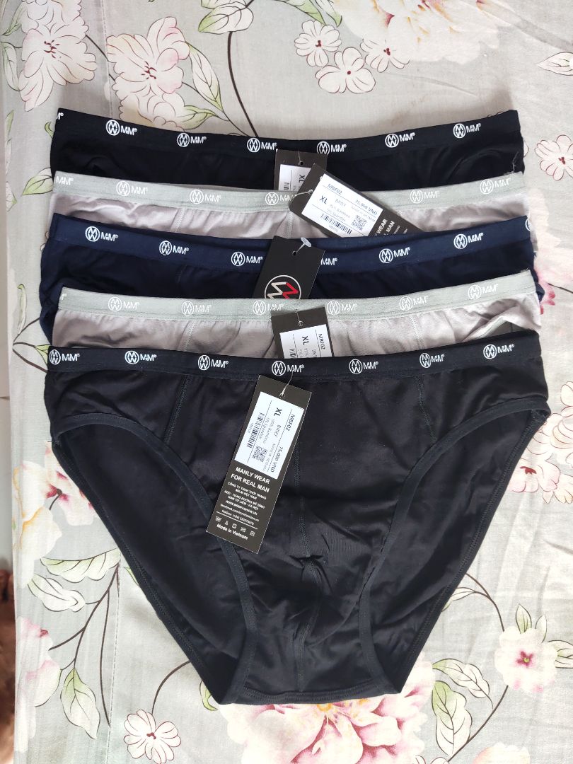 Chất vải mềm, mát, đường may tỉ mỉ, mặc khá thoải mái. Duy chỉ có sai sót về size, shop có giải thích, nhưng cũng ko ảnh hưởng gì vì mình mặc rất vừa (ko biết là size XL hay 2XL). Mình chỉ góp ý thêm chút là shop nên thêm thông tin chiều ngang quần trong phần mô tả kích thước để mn so sánh với cái mn đang mặc sẽ dễ chọn đúng size hơn Chất vải mềm, mát, đường may tỉ mỉ, mặc khá thoải mái. Duy chỉ có sai sót về size, shop có giải thích, nhưng cũng ko ảnh hưởng gì vì mình mặc rất vừa (ko biết là size XL hay 2XL). Mình chỉ góp ý thêm chút là shop nên thêm thông tin chiều ngang quần trong phần mô tả kích thước để mn so sánh với cái mn đang mặc sẽ dễ chọn đúng size hơn
