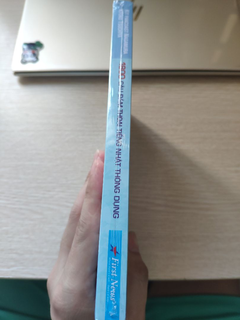 Về Giao hàng: Giao hàng nhanh
Về đóng gói: Tiki luôn tuyệt vời, gói đẹp
Về chất lượng sách: Tuyệt vời ông mặt trời
Về nội dung sách: hay
Về giá cả: rẻ không tưởng

Xin cảm ơn TIKI ❤️❤️❤️
Không thấy có CD đi kèm