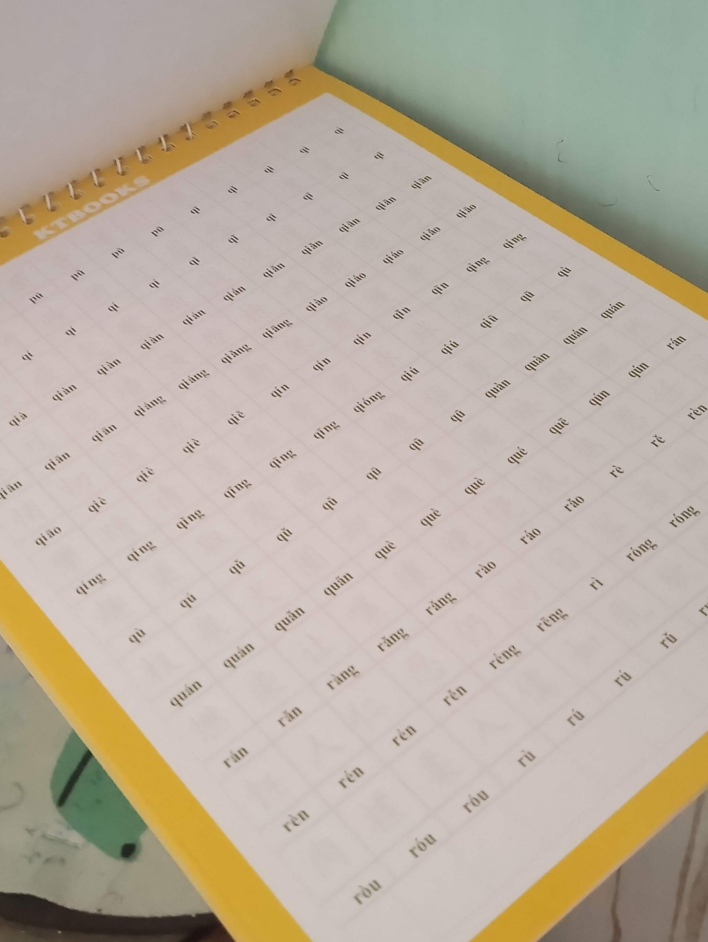 hàng siêu đẹp, giao nhanh, học chắc sẽ chăm hơn, chữ đậm nét, bút thù nhìu ngòi, nói chung là tuyệt zời