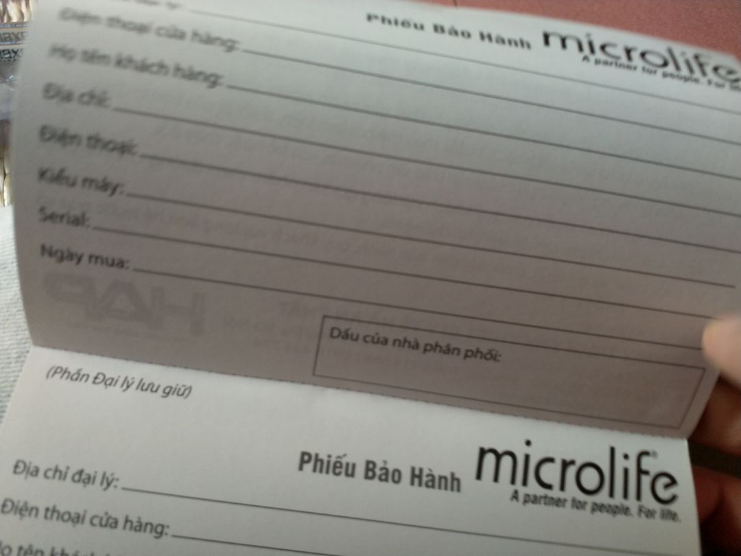1.hộp bị cấn rách
2. phiếu bảo hành trống 1.hộp bị cấn rách
2. phiếu bảo hành trống