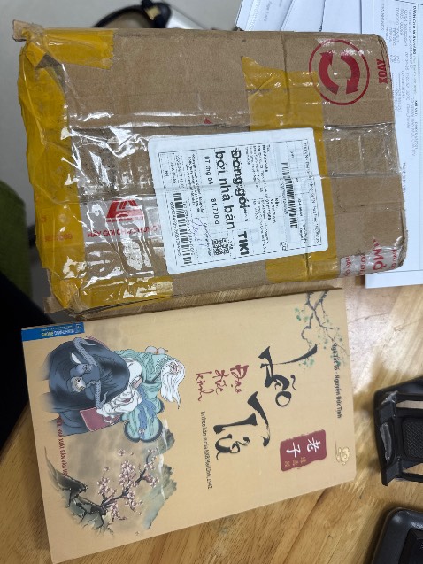 Bên shop ship nhầm sách cho mình. Ship thành sách Đạo Đức Kinh của Lão tử (sách này giá 65k)