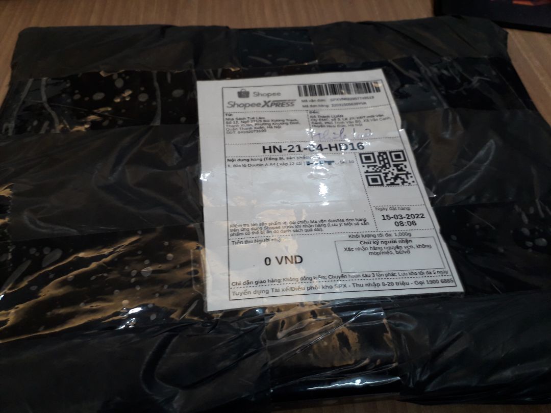 Hàng giao đúng hẹn, mua màu xám nhưng giao màu đen, chưa dùng nên ko biết chất lượng thế nào, mới đầu thấy mùi cao su quá.