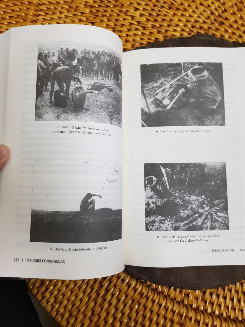 Sách viết về Tây Nguyên của Georges Condominas thì nội dung ko có gì phải bàn, có nhiều kiến thức và giá trị cho ai muốn tìm hiểu Tây Nguyên. Sách in chữ rõ ràng, dễ đọc, tuy nhiên hình ảnh hơi mờ và nhỏ. Tiki giao hàng nhanh nhưng đóng gói chưa cẩn thận (ko chèn hàng kỹ trong hộp) nên hộp giấy bị rách và gãy góc sách.