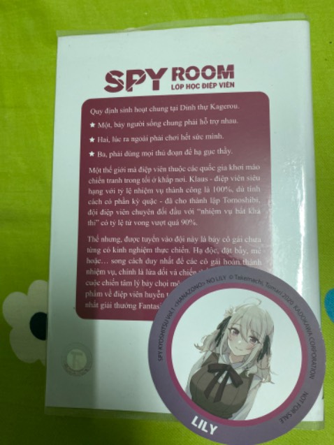 Mua lâu lắm mà giờ mới rảnh đọc. Truyện cũng khá là vui, cũng có twist, khá đáng mong chờ nên sẽ quyết định mua thêm các tập tiếp. Điều tiếc nuối là chỉ có bookmark, tưởng đâu là cái lót ly.