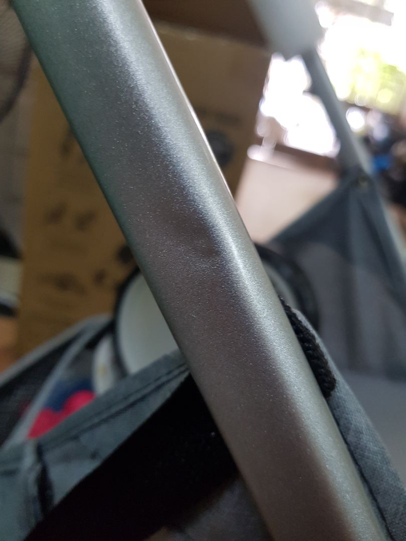 mua xe mới mà xe móp méo, cán thì rỉ sét. nhựa thì dính bẩn ntn liệu có chấp nhận đc ko