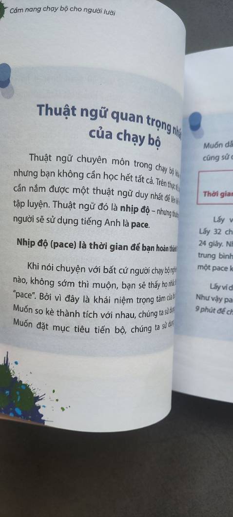 T chạy được 10km rồi mà không biết làm sao lên được 21km. Thấy người ta chạy mà mê. Nhờ tác giả mới biết chạy 21km cũng không khó. Chia nhỏ ra 1 tuần chạy 3 tiếng là ok. Chiến thuật đơn giản dễ thực hiện mà còn không mất quá nhiều thời gian nữa
