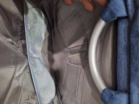 Đường may khá kỹ, cảm giác rất ưng ý với tầm giá. Nên mua