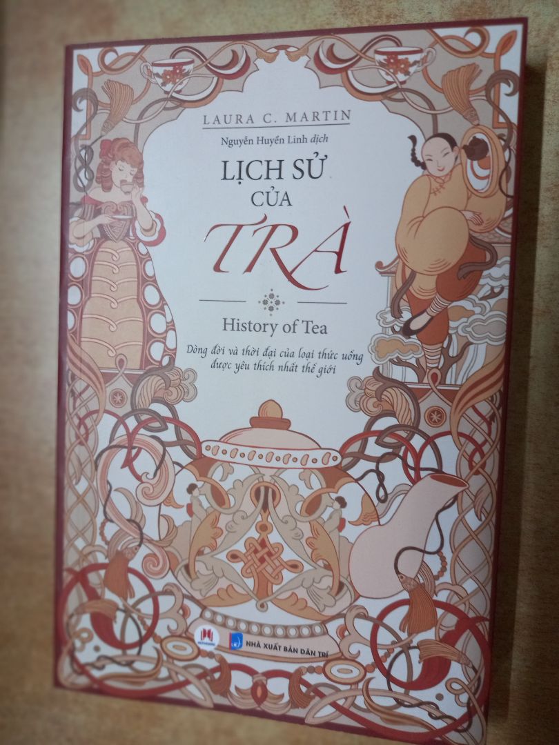 Tiki giao hàng nhanh. Sách còn mới nguyên, rất đẹp lại có nhiều ảnh màu minh họa. Cuốn này là sự bổ sung tuyệt vời cho 2 cuốn đã xuất bản trước đây : Trà kinh của Lục Vũ và Trà kinh của Vũ Thế Ngọc. Rất bổ ích cho những ai yêu thích và tìm hiểu thứ đồ uống độc đáo này. Sách đẹp mà giá thì rất cạnh tranh. Cảm ơn sự phục vụ của Tiki và nhà sách. Tiki giao hàng nhanh. Sách còn mới nguyên, rất đẹp lại có nhiều ảnh màu minh họa. Cuốn này là sự bổ sung tuyệt vời cho 2 cuốn đã xuất bản trước đây : Trà kinh của Lục Vũ và Trà kinh của Vũ Thế Ngọc. Rất bổ ích cho những ai yêu thích và tìm hiểu thứ đồ uống độc đáo này. Sách đẹp mà giá thì rất cạnh tranh. Cảm ơn sự phục vụ của Tiki và nhà sách.