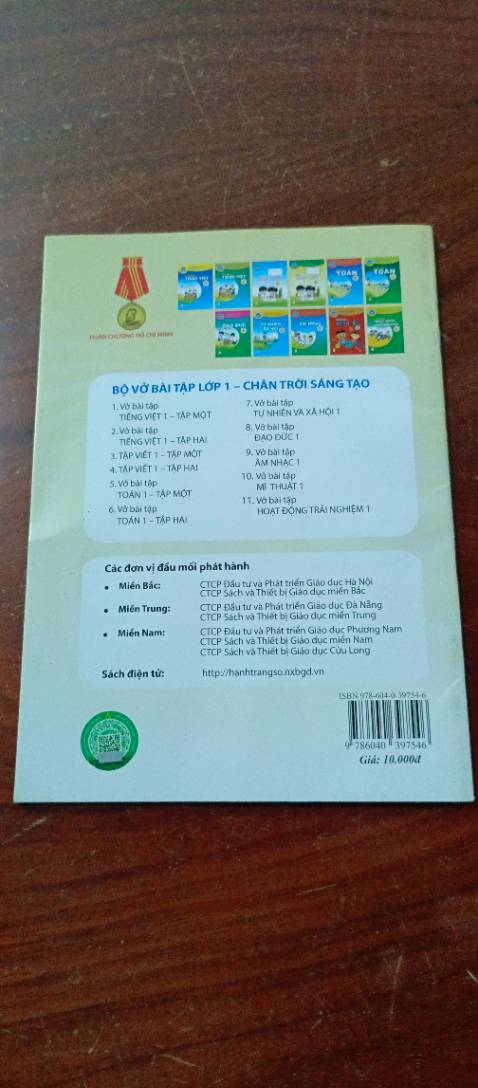 Sách càng ngày càng đắt tiền