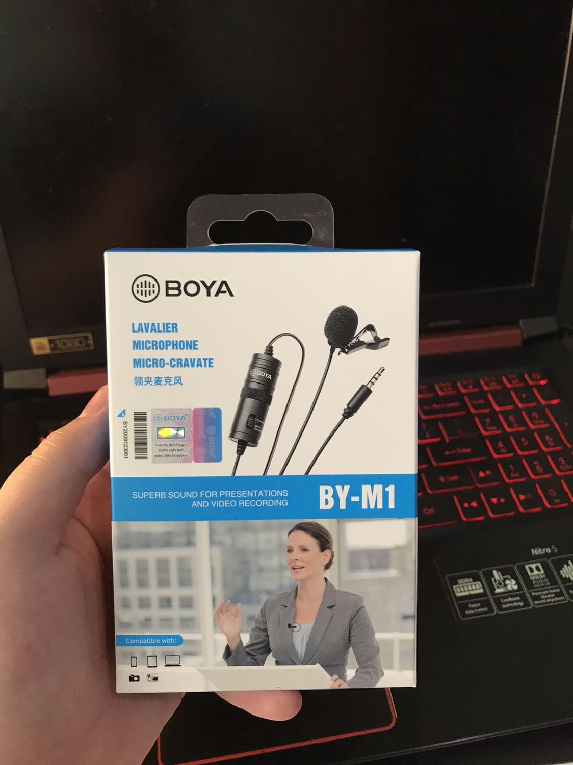 Chính hãng nên cứ yên tâm mà mua nha,đã *** lúc gặp gió và mọi thứ đều oke