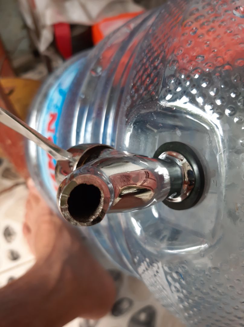 vòi nước quá dở ,nước chạy chậm đầu ra sắc quá nếu bỏ tay vào là đích tay ạ,chấm 1 điểm.ko đáng giá đồng tiền vòi nước quá dở ,nước chạy chậm đầu ra sắc quá nếu bỏ tay vào là đích tay ạ,chấm 1 điểm.ko đáng giá đồng tiền