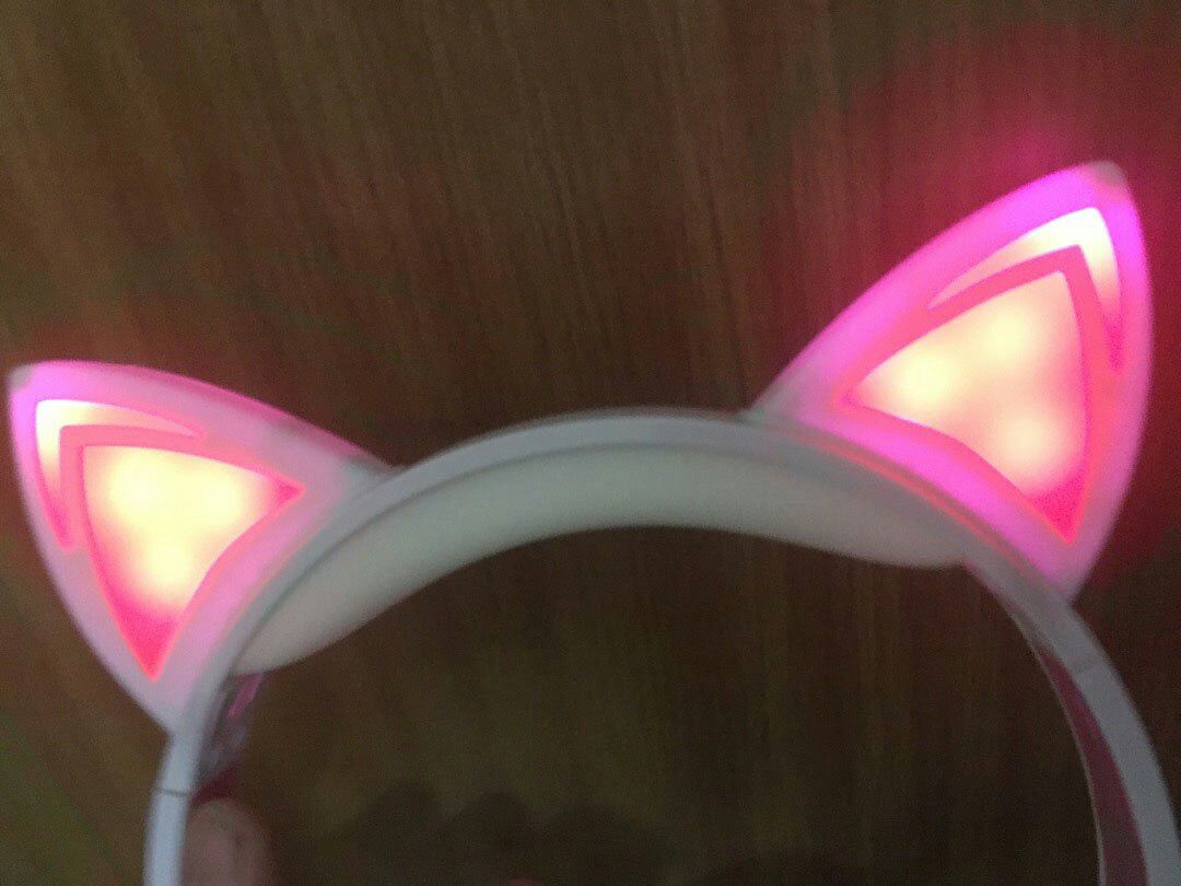 Sản phẩm tốt,giao hàng nhanh đặt hôm trc hôm sau có luôn .Sản phẩm giống hình, nhìn rất cute, có dây cắm nên dễ dùng, nói chung ưng lắm