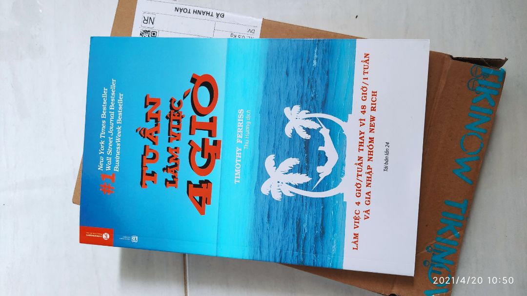 Quá tuyệt vời, buổi tối đặt, gần trưa hôm sau gọi giao rồi
Sách đẹp ko tì vết, 340 trang, này đọc ké nhà sách gần hết rồi nên mua về đọc nốt sẵn có cái giữ nào cần lấy ôn lại

Đây là những nguyên tắc khiến mình làm việc nào cũng làm cho quen tay xong là tối giản lại hết, để có thời gian làm việc khác, giờ mình thu nhập đủ nuôi gia đình trong đó có vài khoản thụ động, tổng 4-5 nguồn thu nhập nhưng thời gian vẫn rãnh rang hơn mấy người đi làm hành chính