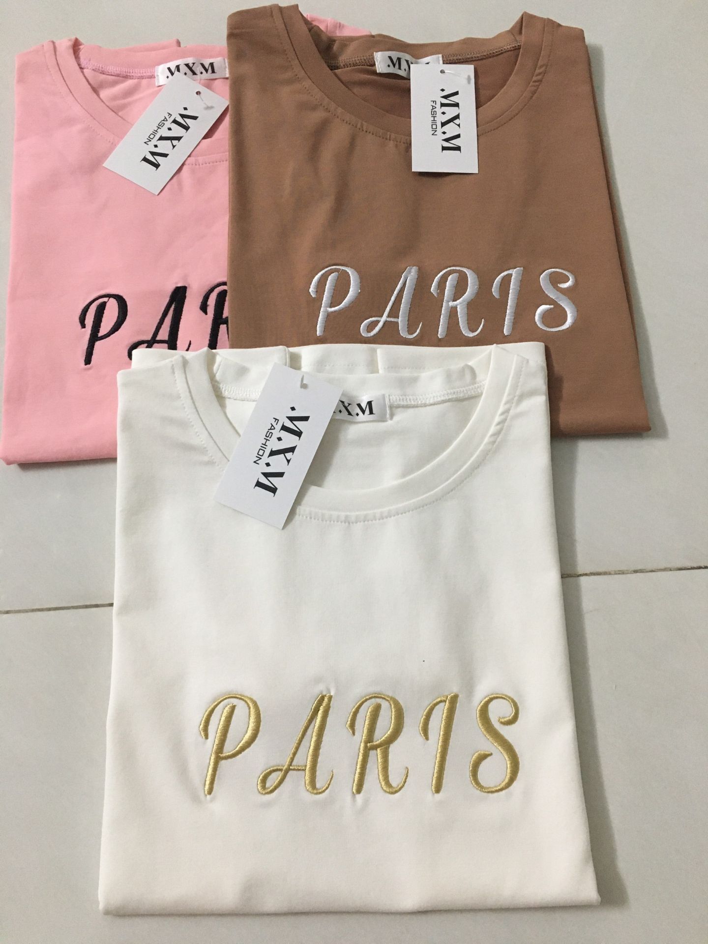 Ao dep y hinh , mau rat dep . Theu rat sac net