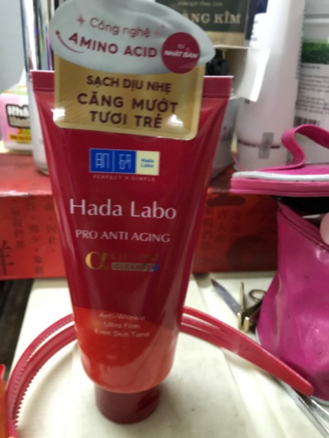 Nhân viên giao hàng nhanh 
Shop gói hàng kỹ lưỡng 
Nhưng sản phẩm ko đầy ( khoảng 3/4 chai)
Sữa rửa mặt ổn cho da mặt  , có chất lượng tốt, chắc cũng có chống lão hoá Nhân viên giao hàng nhanh 
Shop gói hàng kỹ lưỡng 
Nhưng sản phẩm ko đầy ( khoảng 3/4 chai)
Sữa rửa mặt ổn cho da mặt  , có chất lượng tốt, chắc cũng có chống lão hoá