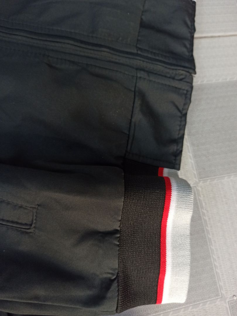 mình cao 1m60 nặng 53kg mặc size M là vừa i luôn, kiểu dáng rất đẹp ôm sát người
áo đẹp dày và ấm, nhận hàng ngay lúc đợt lạnh mặc cũng ấm, mặc đi làm đi chơi ổn.
chất lượng ok giao hàng nhanh chăm sóc khách hàng chu đáo 
mẫu mã đơn giản nhưng mặc vào rất đẹp. Đây là lần đầu tiên mua hàng tiki mà được như vậy thì cảm thấy rất hài lòng.
Chúc shop ngày càng phát triển