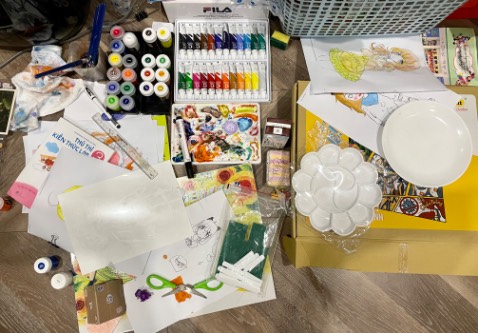 Con bé con nhà mình thích lắm, vẽ suốt ngày không chán. Sản phẩn giá lại bình dân.