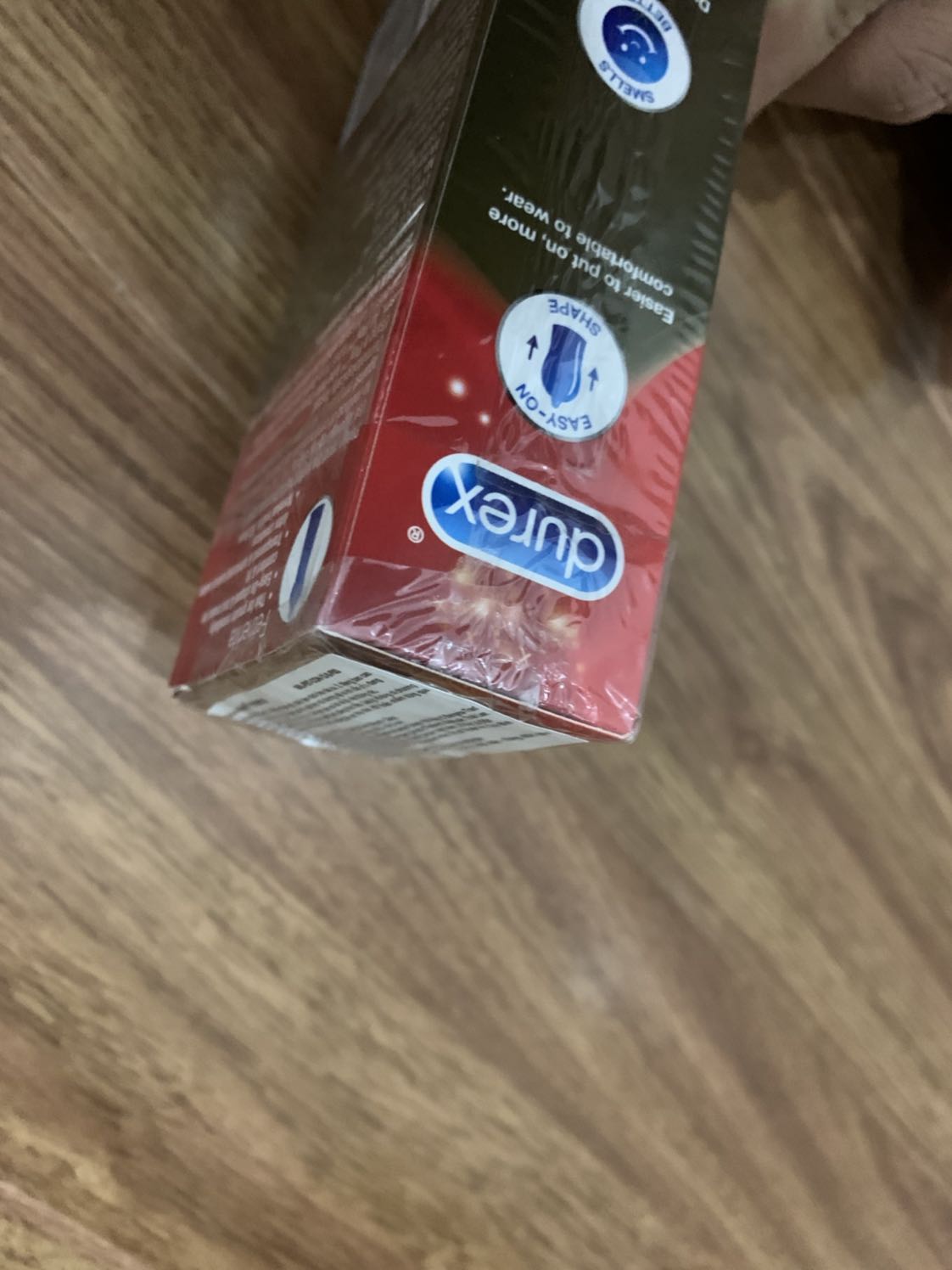 Bao cao su đã bị bóc seal ra xong rồi còn bị dán băng keo lại nhìn rất cẩu thả. Đã đặt hàng rất nhiều nhưng đây là lần đầu tiên bị như vậy. Yêu cầu tiki thu hồi lại sản phẩm và trả lại hàng mới, chính hãng và nguyên seal cho tôi. Xin cảm ơn Bao cao su đã bị bóc seal ra xong rồi còn bị dán băng keo lại nhìn rất cẩu thả. Đã đặt hàng rất nhiều nhưng đây là lần đầu tiên bị như vậy. Yêu cầu tiki thu hồi lại sản phẩm và trả lại hàng mới, chính hãng và nguyên seal cho tôi. Xin cảm ơn