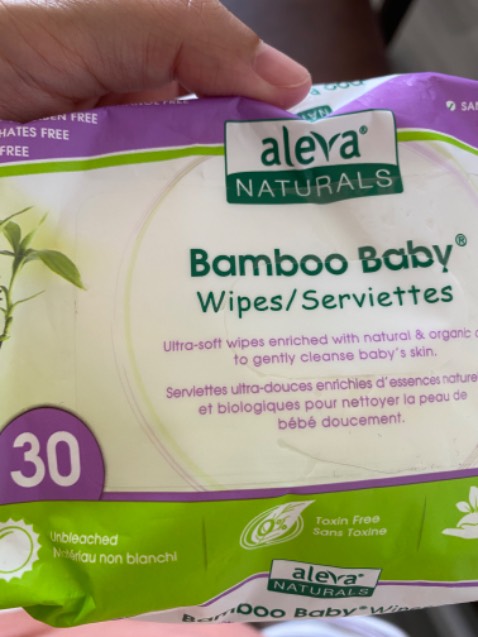 Đúng hàng chính hãng. Khi ở Canada bé nhà mình chỉ dùng được hàng của Aleva Naturals, rất may về VN cũng đã có hàng của hãng . Sẽ ủng hộ shop lần sau