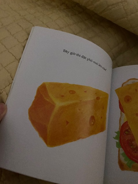 con mình thích sách ít chữ nên mua ehon bên này rất hợp, còn giúp con tập vẽ theo