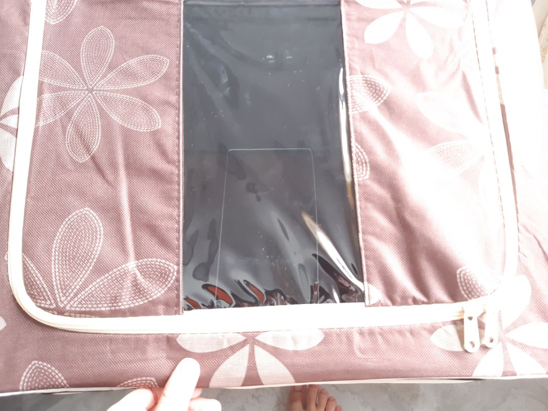 Vừa nhận hàng trưa nay, cảm thấy ất hài lòng. Một túi như vậy khó to, có thể đựng được 3 - 4 chăn mỏng (hoặc hơn), mình mua về đựng quần áo nên thấy rất ưng, quá rộng và thoải mái. Màu sắc trang nhã, khung sắt cứng cáp. Mua được 2 sản phẩm với giá 155 nghìn rất vừa ý và hợp nhu cầu sử dụng. Cảm ơn shop, cảm ơn Tiki