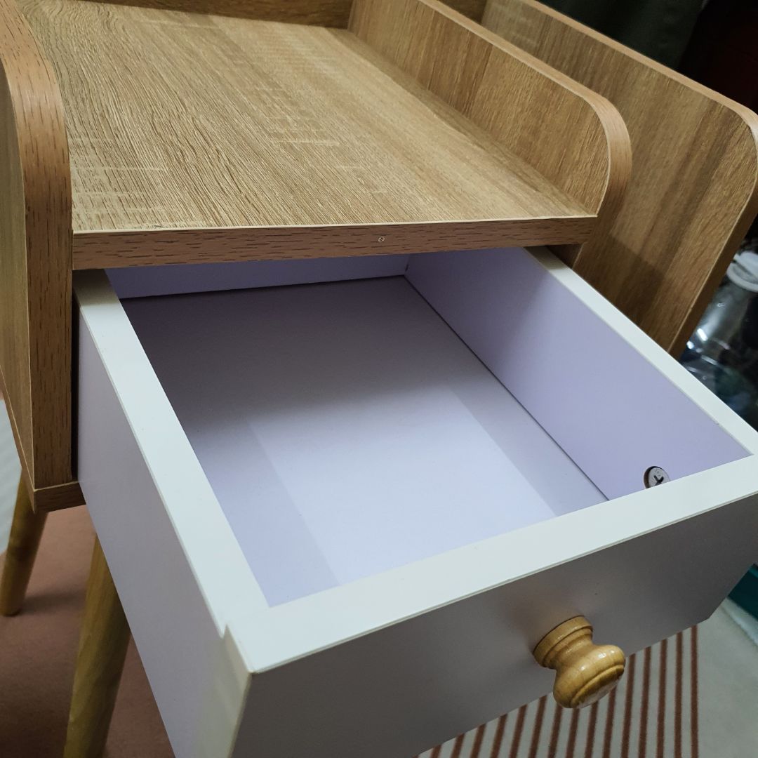 Sản phẩm chắc chắn đẹp mắt dễ lắp đặt Tuy nhiên không có hướng dẫn ở trong hộp nên nếu không xem mẫu trước thì sẽ không biết lắp như thế nào.