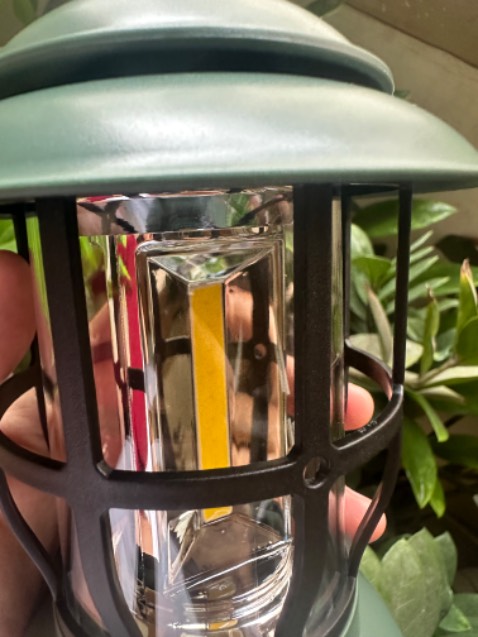 Đèn đẹp nha shop ơi. Giao nhanh. Có bảo hành 12 tháng. Đèn cầm chắc tay, có 2 chế độ đổi ánh sáng. 10₫ nha shop ơi