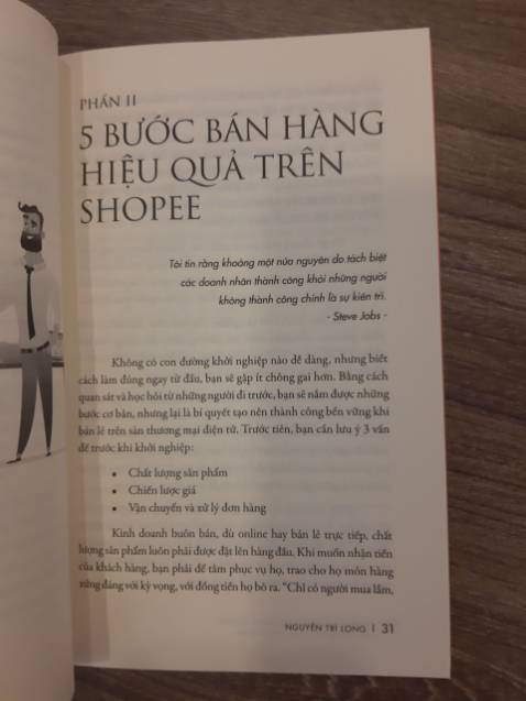 Sách rất phù hợp cho những người đang có ý định kinh doanh online và muốn bắt đầu một công việc mới như mình. Cách viết của tác giả gần gũi dễ hiểu, dễ đọc. Thích nhất là lúc quét mã nhận quà tặng tài liệu và khóa học rất nhanh. Sách viết khá thực tiễn, vào thẳng vấn đề. Không chỉ hữu ích cho những ai đang chuẩn bị kinh doanh online, kinh doanh offline như mình đọc cũng rất bổ ích. Tiki giao hàng siêu nhanh.