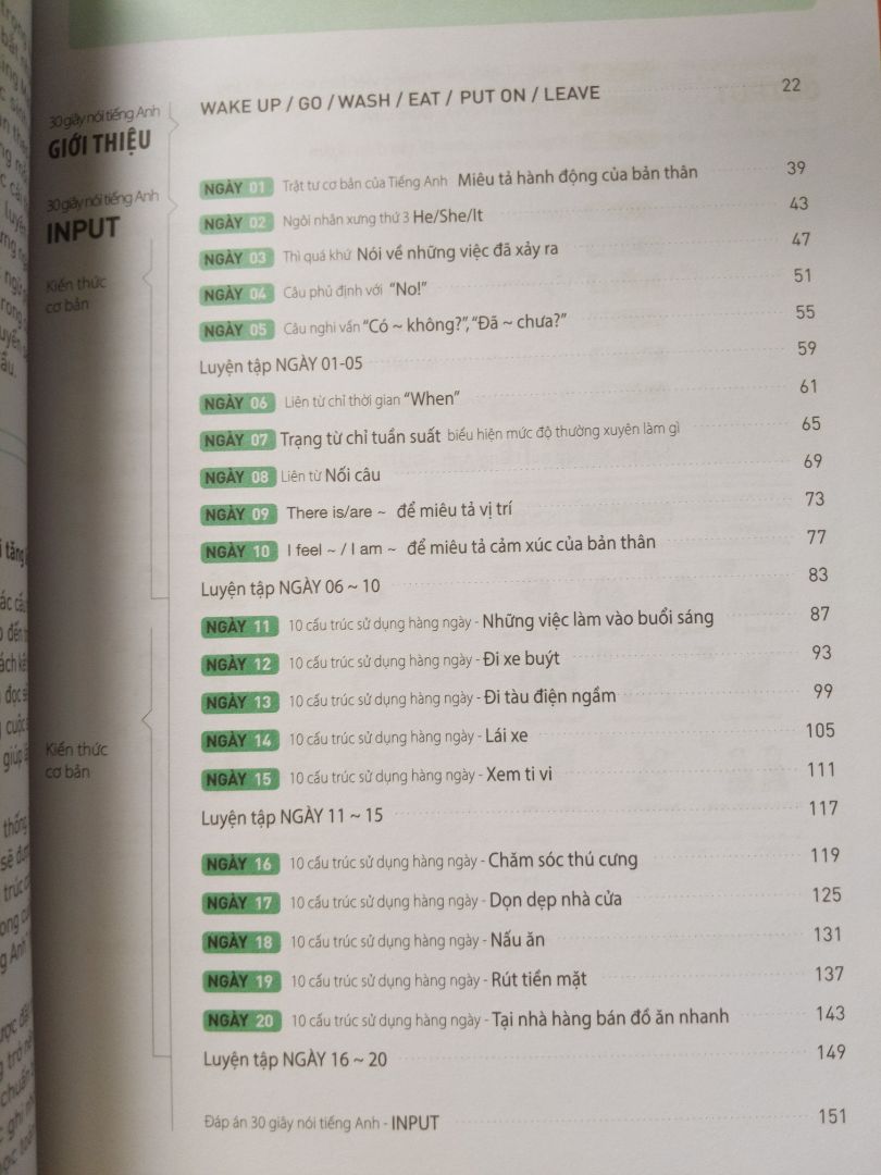 Kích thước sách như cuốn tập trắng, dễ mang đi, mực in rõ nét, có lộ trình học rõ ràng.