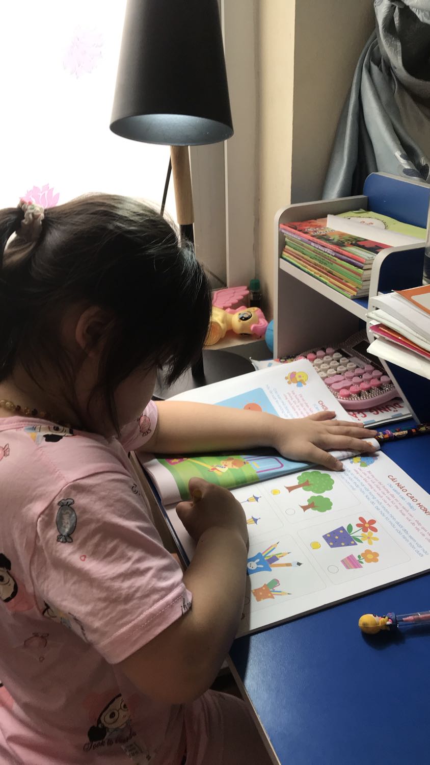 Shop nhiệt tình, đóng gói cẩn thận. Đèn nhìn thẩm mỹ. Ánh sáng trắng đỡ mỏi mắt.