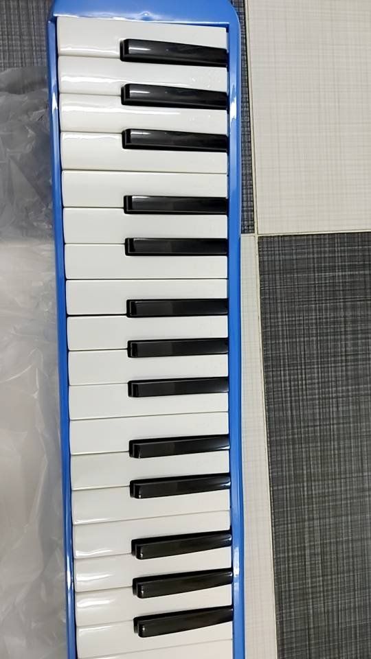 Hàng giao như hình, đẹp, hài lòng với shop, sẽ ủng hộ shop. Se mua lại tặng mấy bạn cùng lớp con.