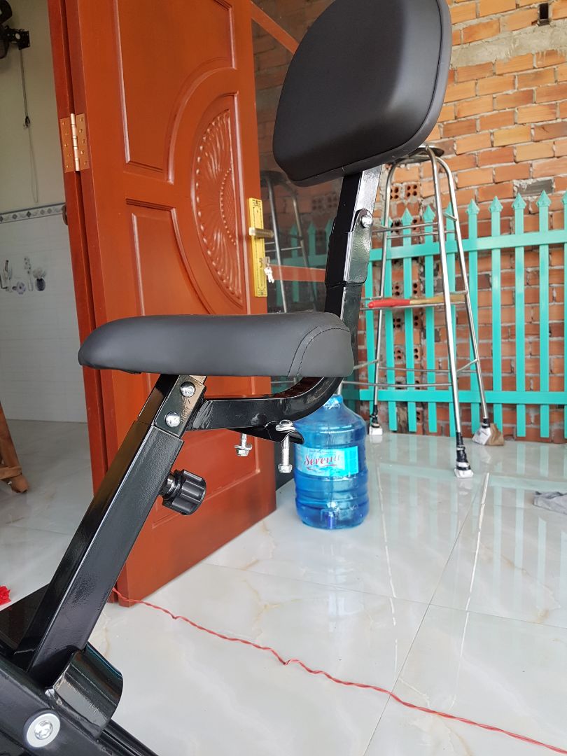 Shop giao thiết bộ phận lắp ráp yêu cầu shop chuyển cái tay vịn gắn theo mẫu. Ngoài ra chỗ ngồi bị rách (do vận chuyển và ít nên mình k yêu cầu chuyển trả) nhưng bên bán hàng bổ sung bộ phận thiếu. Nếu k nhận đc phản hồi sẽ gửi yêu cầu trả hàng. Shop giao thiết bộ phận lắp ráp yêu cầu shop chuyển cái tay vịn gắn theo mẫu. Ngoài ra chỗ ngồi bị rách (do vận chuyển và ít nên mình k yêu cầu chuyển trả) nhưng bên bán hàng bổ sung bộ phận thiếu. Nếu k nhận đc phản hồi sẽ gửi yêu cầu trả hàng.