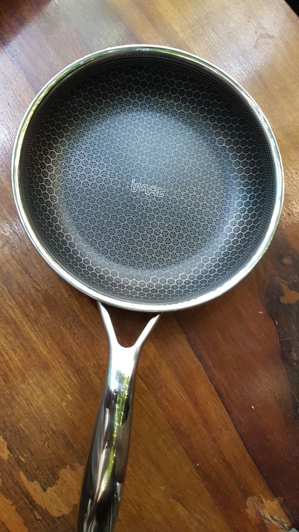 Hàng chính hãng, hơi mắc nhưng chất lượng. Nóng nhanh. Hơi buồn xíu là vừa mua xong thấy shop giảm giá 14%.