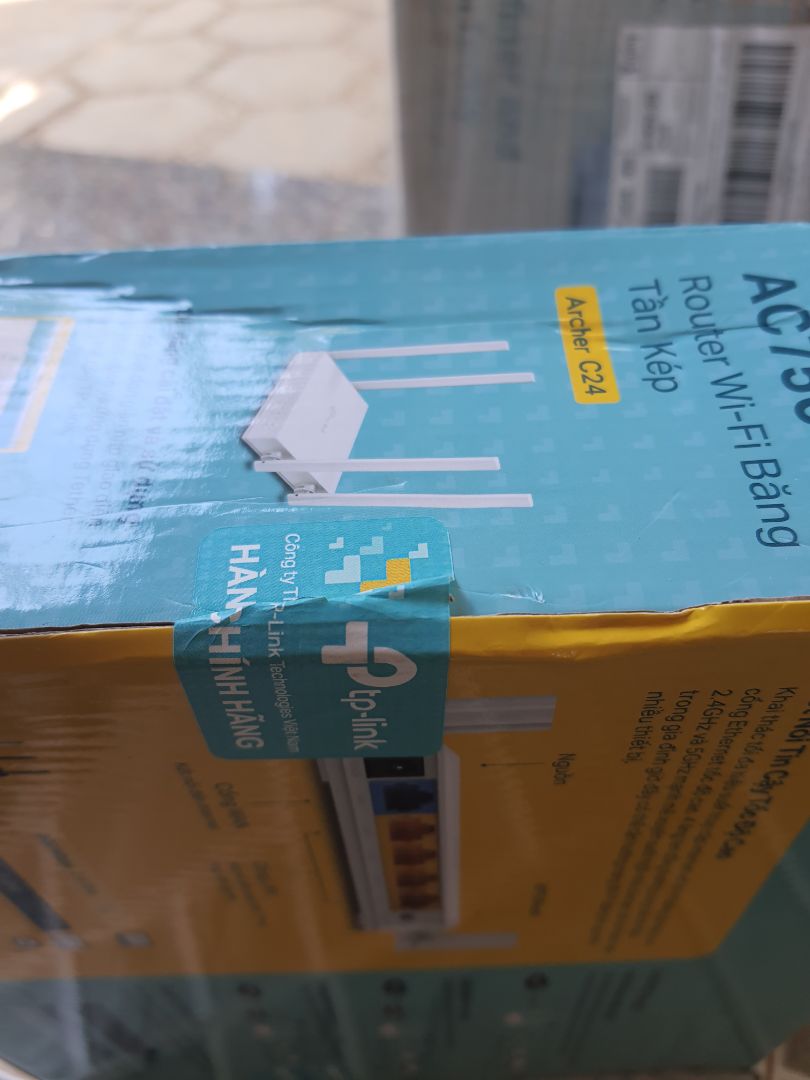 Nhận hàng trưa nay 20/5/21
Ko cần cài đặt,  chỉ cắm dây mạng vào cổng WAN dùng luôn 2 băng tầng có sẵn  (user vs pass  Có in ở mặt dưới thiết bị). ban đầu thấy ổn. mình sẽ *** tốc độ đăng lên sau nhé!