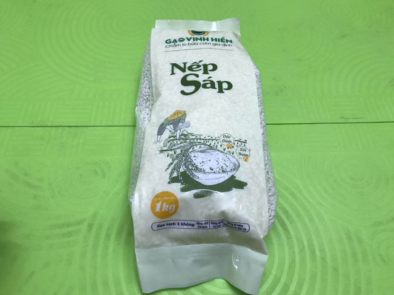 Shop giao hàng cực nhanh, đóng gói sản phẩm cẩn thận. Lần đầu mua nên chưa biết chất lượng sản phẩm thế nào nhưng bao bì đóng gói đẹp và hàng mới đóng gói. Sẽ ủng hộ shop trong những lần mua sau.