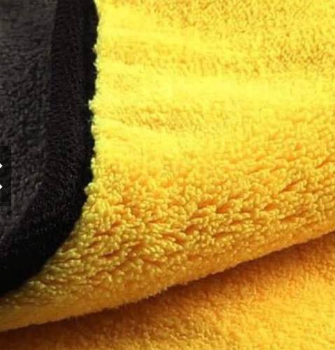 y như quảng cáo . chất vải ok , ưng quá sshop . rẻ mà ngon ... cho shop 5* 
Khăn dày, chất mịn, bám tốt. màu sắc rất chuẩn!! Tôi mua sản phẩm này cỡ đại 30cm x 40cm cái trước mua của chỗ khác bị nhỏ lọt hẳn vào so với cái lần này!!!