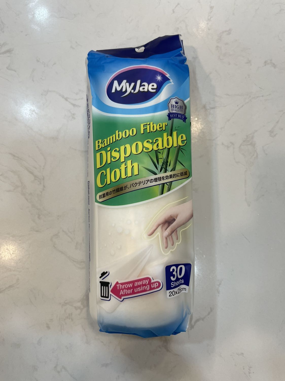 Sản phẩm có chất lượng tốt, mua kèm theo cây lau nhà của hãng được giảm giá khá tốt. Mua sản phẩm được tặng thêm quà là khăn vải lau bếp dùng 1 lần khá tốt.