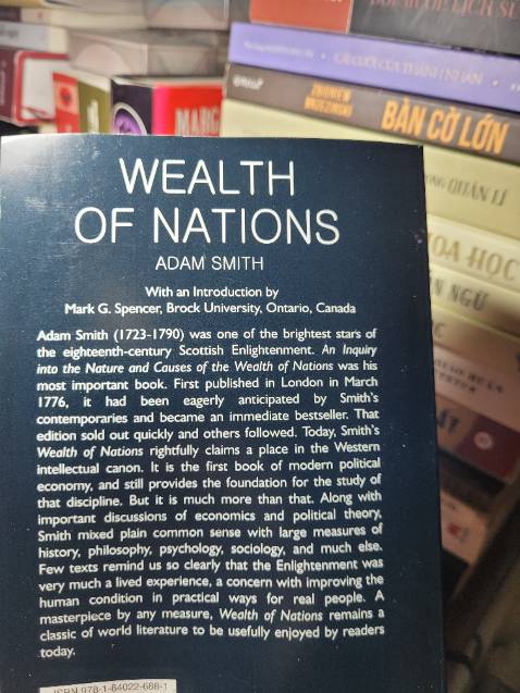 Thật sự tuyệt vời... Quá ngạc nhiên khi nhận sách đóng gói cẩn thận trong hộp...

Quan trọng nhất đây là cuốn sách vô cùng quý giá về cả nội dung và sách in bằng bản Tiếng Anh gốc in thật chẩn mực 📚

Ai có duyên lắm mới được sở hữu cuốn sách căn bản khởi nguyên của các khái niệm, nguyên lý về KINH TẾ học