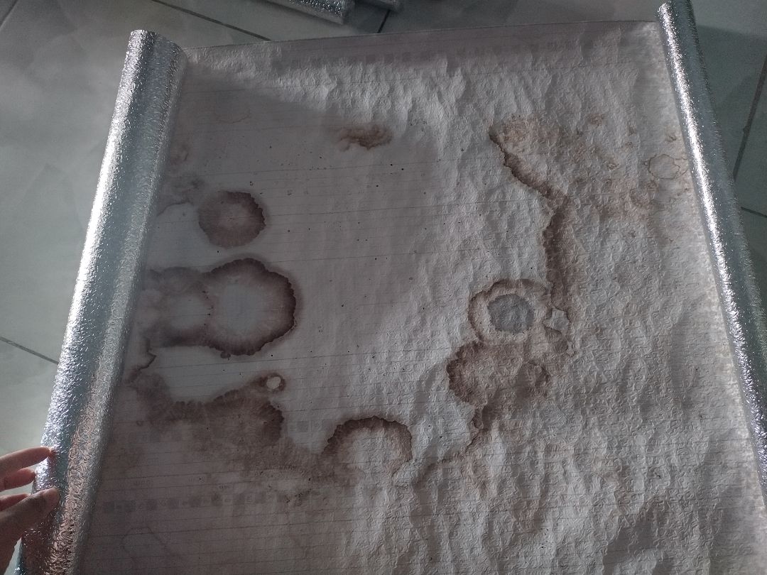 quá tệ, mua 5 cuộn thì mốc cả 5 khi bóc ra dán chất lượng dính đã bị giảm